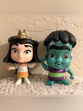 SUPER MONSTERS Frankie Mash & Cleo Graves Figures — Playskool Netflix (2018)
